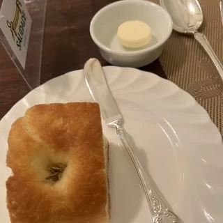 焼きたてのパンはふっくらとしていて美味しかったです。