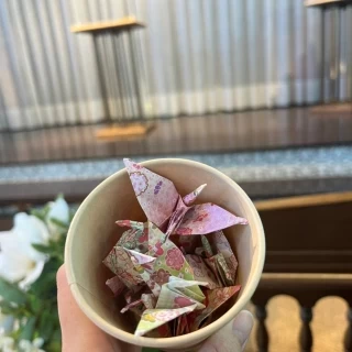 折り鶴シャワー