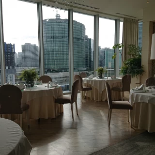 景観を楽しめる方の会場、工事中なのが少し残念。海は見えます