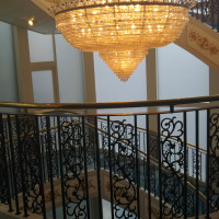 宴会場がある建物内の、螺旋階段。真上から撮る写真がとても素敵