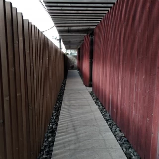 入口までの通り道