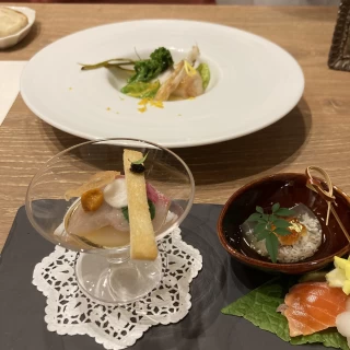 前菜とお魚料理とても美味しかったです。