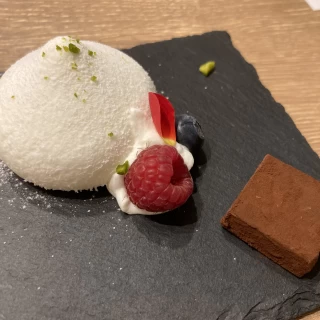 中にいちごが入っていて美味しかったです