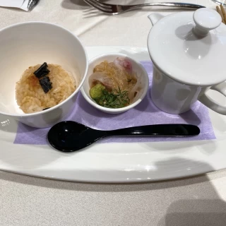 鯛茶漬けウニの香りがしていて食べやすいです。