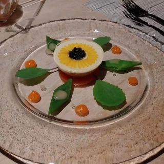 ヒマワリに見立てた前菜