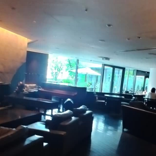 バーフロアの会場