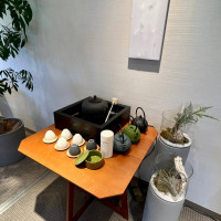 控室には京都らしいお茶が用意されています