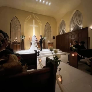 チャペルでお祈り中