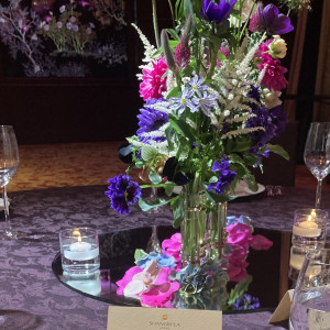 披露宴会場のテーブル装花|612375さんのシャングリ・ラ 東京の写真(1444299)