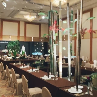 暗い方の披露宴会場