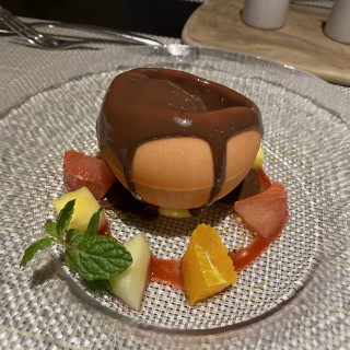 試食会、チョコソースをかけて！楽しい演出！