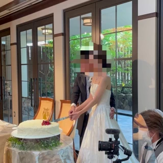 ケーキ入刀シーン