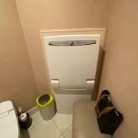 トイレの中にはおむつ交換代もありました