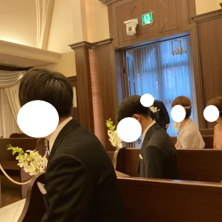 新郎入場　天井が高いです