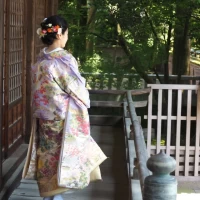 花嫁行列前のアルバム写真撮影
尾山神社神殿横にて