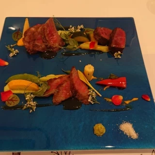 お肉げ柔らかくて見た目の彩りが綺麗で圧倒されました。