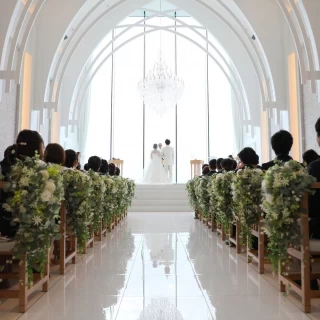 太陽光を多く取り入れた会場