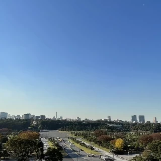建物から見られる空