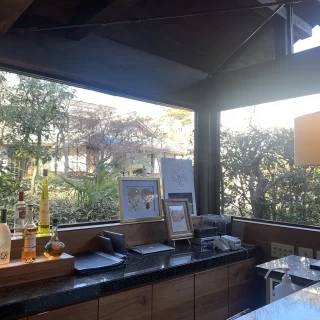 バーのようになっている控室