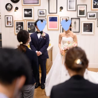 会場に入る前のホワイエです。ここもオシャレ！