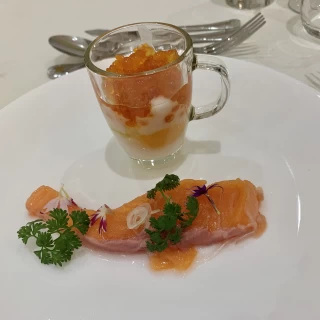 サーモンと色々たまごのソース