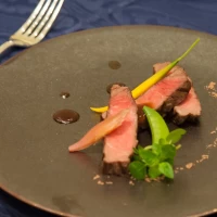 メインの牛肉
