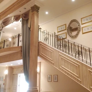 会場内の階段