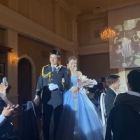 モニターにも私達の姿が大きく映し出されます