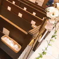 席にフラワーシャワーの用意が設置できるようです。