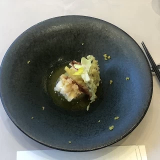 お魚料理。海老が美味しく大根も味がしみて美味しかったです。