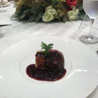 お肉料理。柔らかかったです。