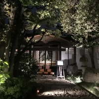 とても素敵なエントランス。文化財だそうです。