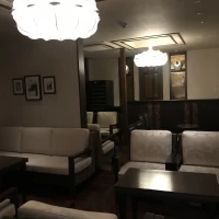 ゲストはここで先が始まるまで待つことができます。