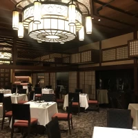 素敵な雰囲気です。パーティー時はもっと照明が明るくなります。
