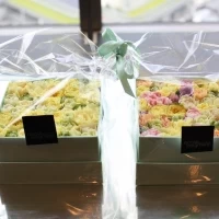 贈呈用のお花は持ち運びやすいBoxタイプに。