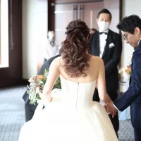 中座後ヘアスタイルを変えて再入場です。