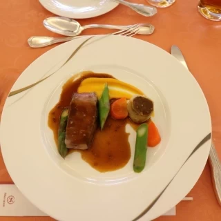 メインのお肉料理