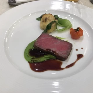 メインのお肉料理最高です！