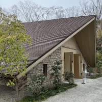 三角チャペルの外観