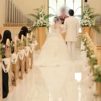 挙式の時の入場写真です。