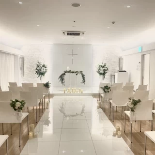 明るく、綺麗な挙式会場でした！