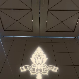 挙式解除扉前