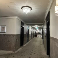 控え室側の廊下です