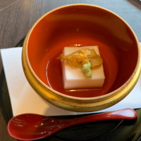 試食の胡麻豆腐
器が鈴になっていて可愛いです