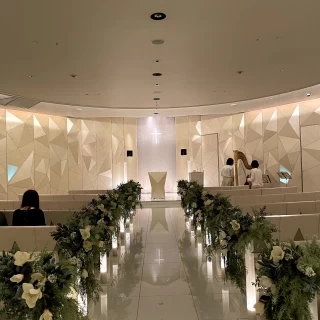 白が綺麗なチャペル