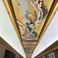 神殿の手前の廊下の天井