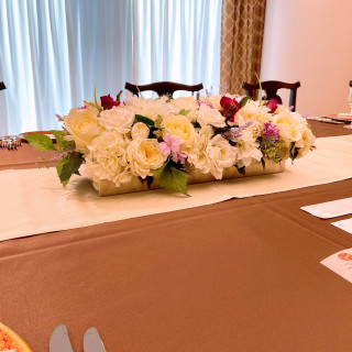 テーブルのお花綺麗でした。本番は生花だそうです。
