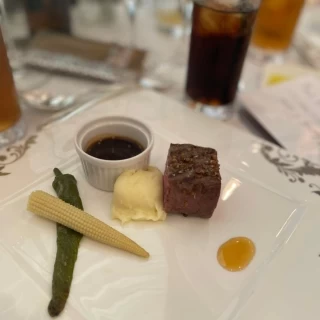 メインの肉料理