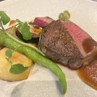 メインの肉料理
