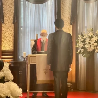 牧師さんと新郎です。